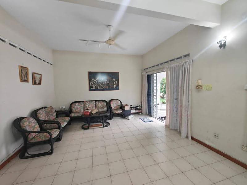 Rumah Berkembar untuk Disewa di Taman Stulang Laut (Johor Bahru) - Annie Tee - Living Room - PropertyGuru.com.my