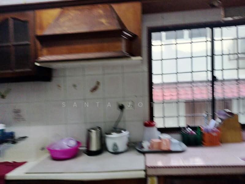 Link Bungalow for Rent in Bukit Indah (Ampang) - Santa Jothi - Kitchen - PropertyGuru.com.my