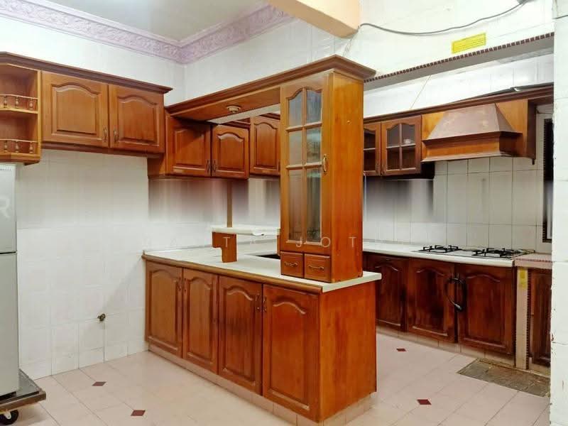 Link Bungalow for Rent in Bukit Indah (Ampang) - Santa Jothi - Kitchen - PropertyGuru.com.my