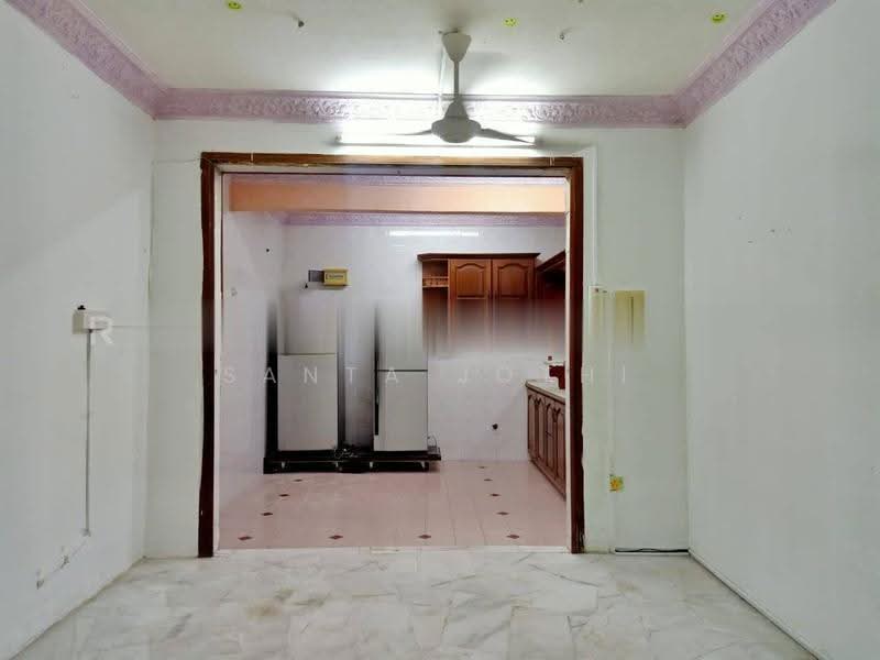 Link Bungalow for Rent in Bukit Indah (Ampang) - Santa Jothi - Kitchen - PropertyGuru.com.my
