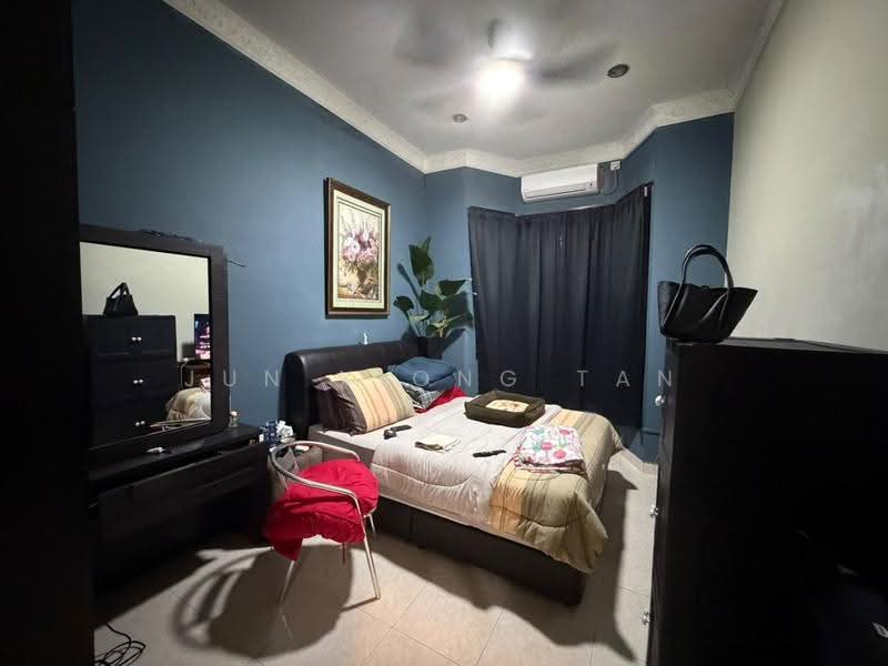 Rumah Teres 1-Tingkat untuk Dijual di Taman Kempas Indah (Tebrau) - Jun Xiong Tan - Bedroom - PropertyGuru.com.my