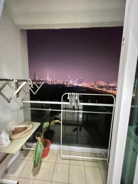 Kediaman Servis untuk Disewa di Desa Green - Chun Wei - Balcony - PropertyGuru.com.my