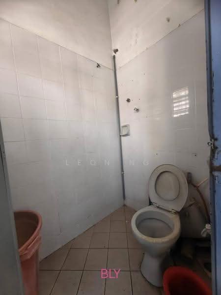 Rumah Teres 1.5-Tingkat untuk Dijual di Off Jalan Meru (Klang) - Leon Ng - Bathroom - PropertyGuru.com.my