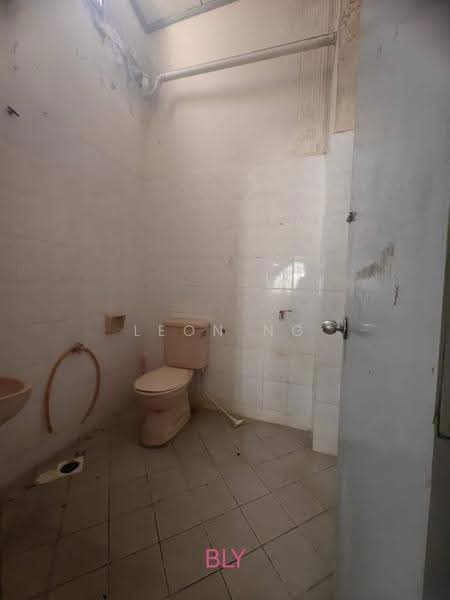 Rumah Teres 1.5-Tingkat untuk Dijual di Off Jalan Meru (Klang) - Leon Ng - Bathroom - PropertyGuru.com.my