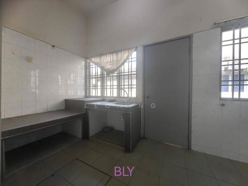Rumah Teres 1.5-Tingkat untuk Dijual di Off Jalan Meru (Klang) - Leon Ng - Kitchen - PropertyGuru.com.my