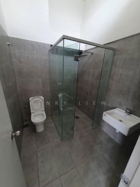 2-storey Terraced House for Sale in Dengkil (Selangor) - Henry Liew - Bathroom - PropertyGuru.com.my