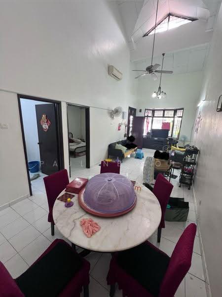 1-storey Terraced House for Sale in Taman Daya (Johor Bahru) - Pauline Goh - Living Room - PropertyGuru.com.my