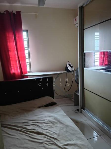 Pangsapuri untuk Dijual di Lakeview Apartments - Pauline Chong - Bedroom - PropertyGuru.com.my