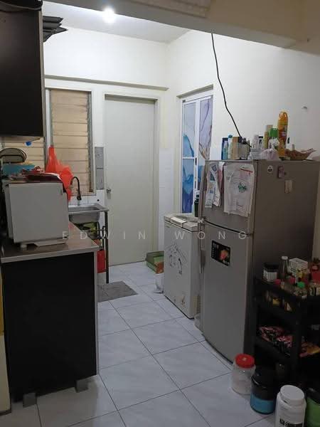 Pangsapuri untuk Dijual di Lakeview Apartments - Edwin Wong - Kitchen - PropertyGuru.com.my