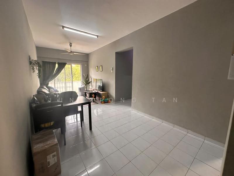 Apartment for Sale at Sri Kenari Apartment - Jun Xiong Tan - Living Room - PropertyGuru.com.my