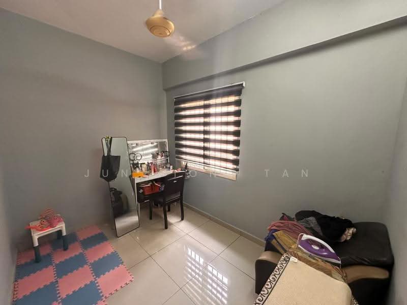 Apartment for Sale at Sri Kenari Apartment - Jun Xiong Tan - Bedroom - PropertyGuru.com.my