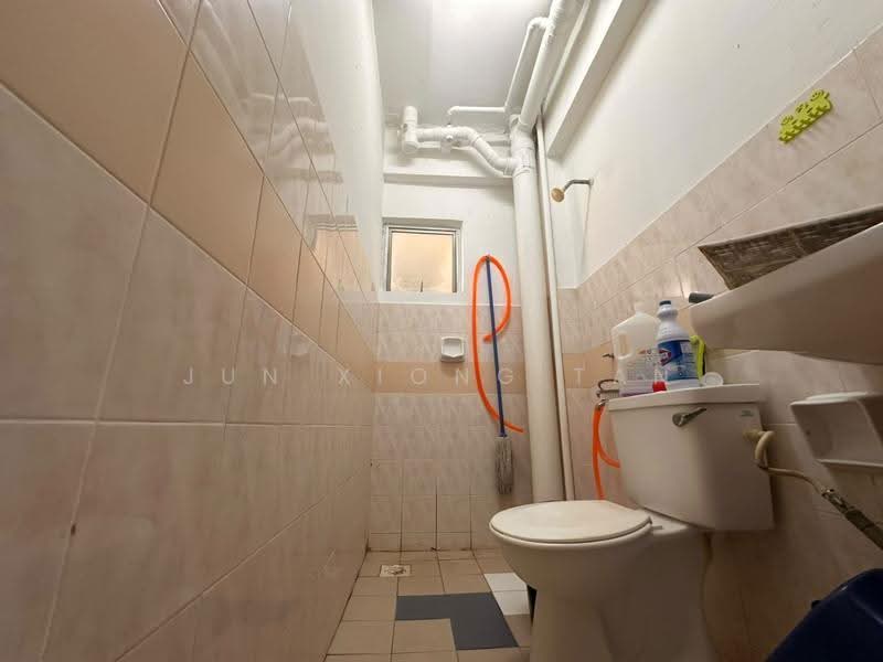 Apartment for Sale at Sri Kenari Apartment - Jun Xiong Tan - Bathroom - PropertyGuru.com.my