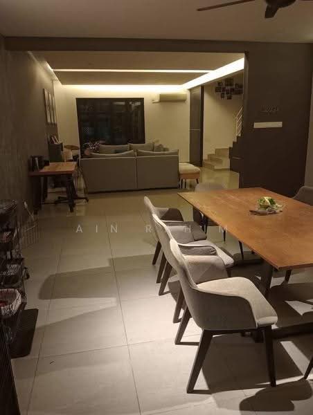 Rumah Teres 2-Tingkat untuk Dijual di Setia Tropika (Johor Bahru) - AIN RAHIM - Living Room - PropertyGuru.com.my