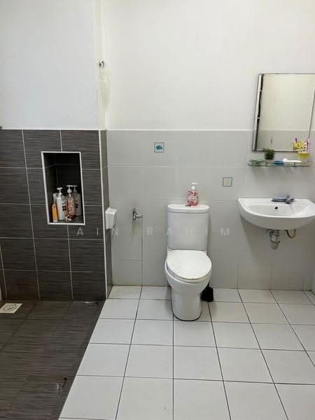 Rumah Teres 2-Tingkat untuk Dijual di Setia Tropika (Johor Bahru) - AIN RAHIM - Bathroom - PropertyGuru.com.my
