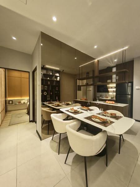 Kediaman Servis untuk Dijual di R&F Princess Cove Phase 1 - Shaun Au - Dining Room - PropertyGuru.com.my