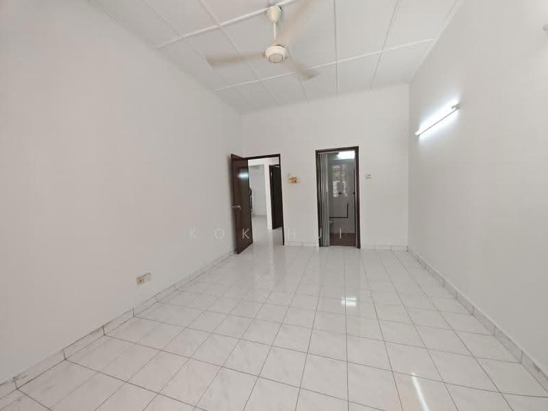 1.5-storey Terraced House for Sale in Taman Molek (Johor Bahru) - Kok Hui - Interior - PropertyGuru.com.my