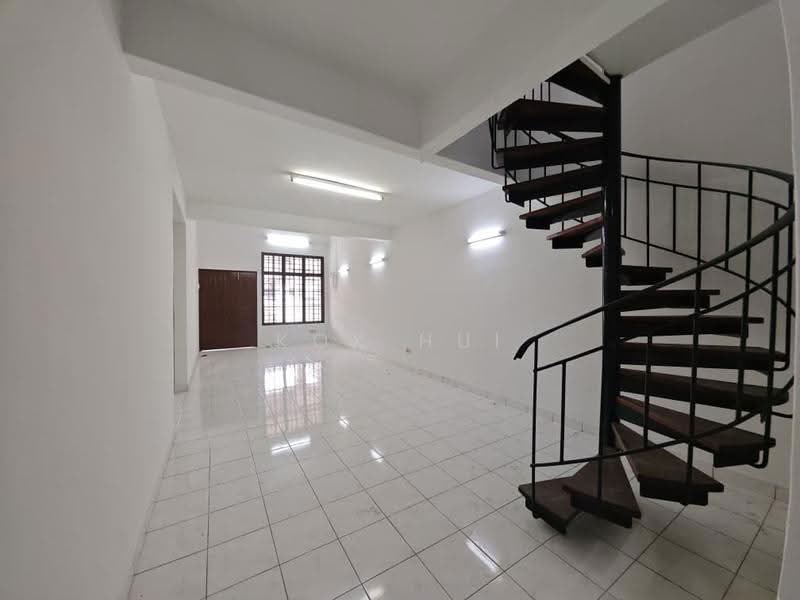 1.5-storey Terraced House for Sale in Taman Molek (Johor Bahru) - Kok Hui - Interior - PropertyGuru.com.my