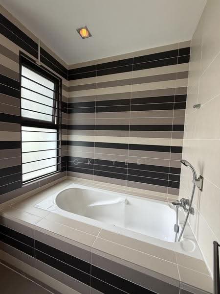Kondominium untuk Disewa di Vista Komanwel B - CK Yee - Bathroom - PropertyGuru.com.my
