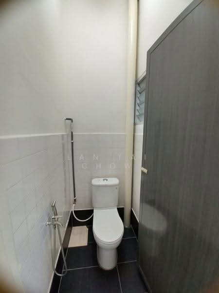 Terraced House for Rent in Taman Titiwangsa (Kluang) - Lan Tai Chow - Bathroom - PropertyGuru.com.my
