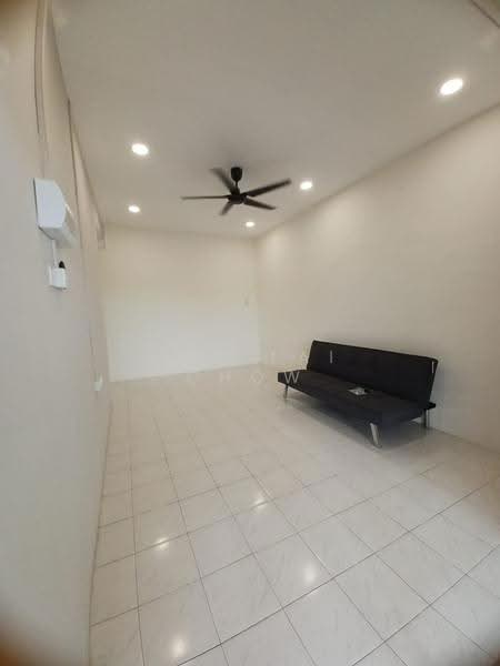Terraced House for Rent in Taman Titiwangsa (Kluang) - Lan Tai Chow - Living Room - PropertyGuru.com.my