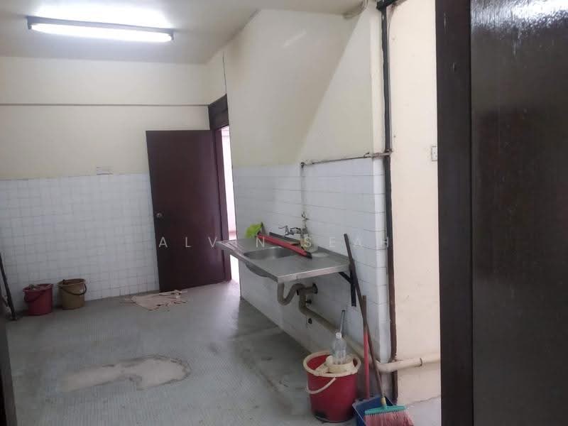 Pangsapuri untuk Dijual di Bangunan Choo Cheng Khay - Alvin Seah - Kitchen - PropertyGuru.com.my
