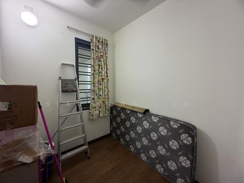 Kediaman Servis untuk Dijual di Country Garden Central Park - Siau Tong Ling - Bedroom - PropertyGuru.com.my