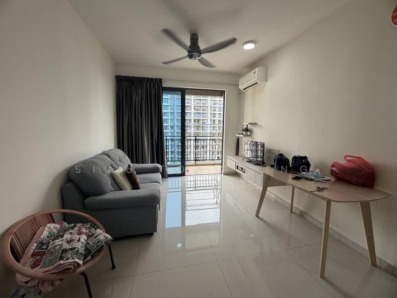Kediaman Servis untuk Dijual di Country Garden Central Park - Siau Tong Ling - Living Room - PropertyGuru.com.my