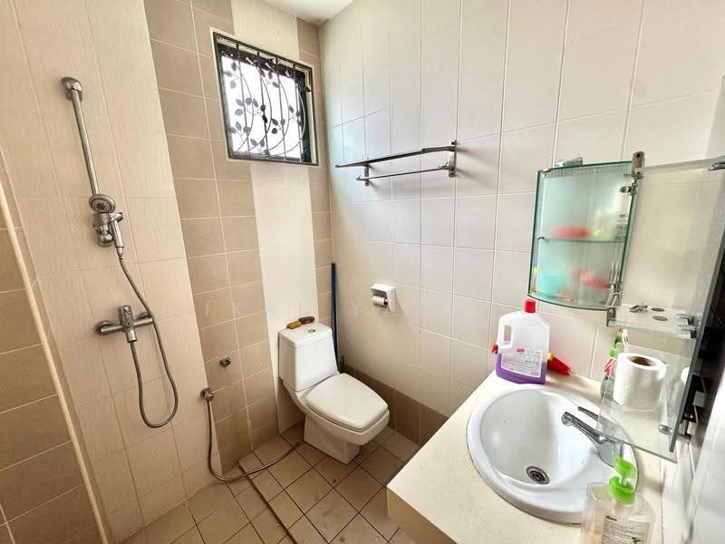 Rumah Berkembar untuk Dijual di Puncak Bangi (Bandar Baru Bangi) - Fikri Yasmin - Bathroom - PropertyGuru.com.my