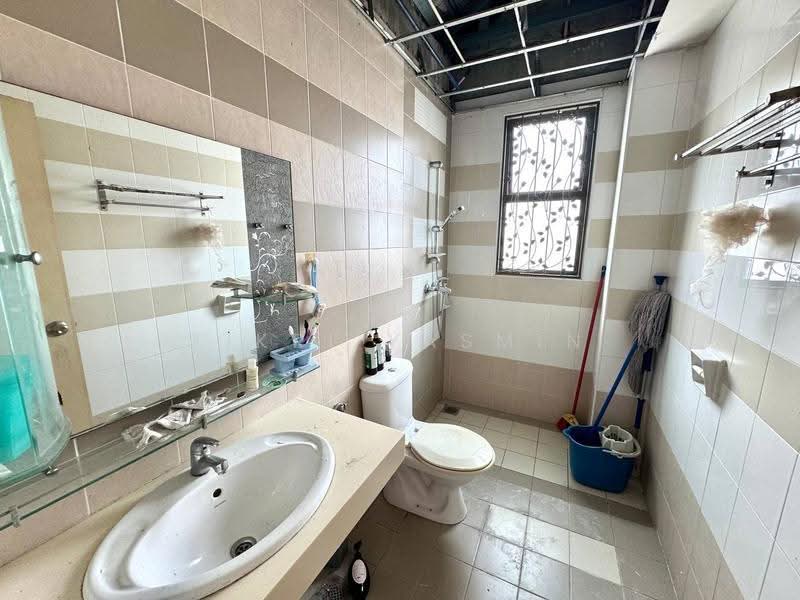 Rumah Berkembar untuk Dijual di Puncak Bangi (Bandar Baru Bangi) - Fikri Yasmin - Bathroom - PropertyGuru.com.my