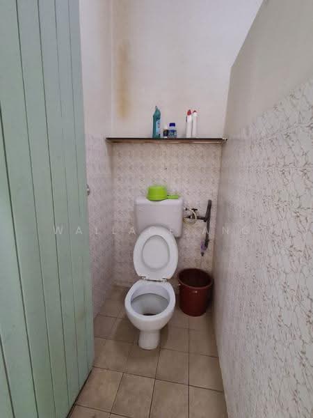 Rumah Teres 1-Tingkat untuk Dijual di Taman Ungku Tun Aminah (Skudai) - Wallace Ang - Bathroom - PropertyGuru.com.my