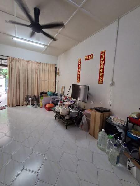 Rumah Teres 1-Tingkat untuk Dijual di Taman Ungku Tun Aminah (Skudai) - Wallace Ang - Living Room - PropertyGuru.com.my