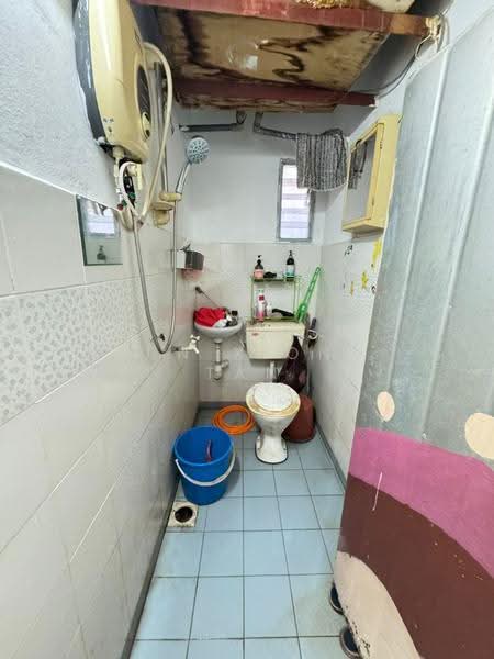 Flat for Sale at Perumahan Rakyat Lima Kedai - Jun Xiong Tan - Bathroom - PropertyGuru.com.my