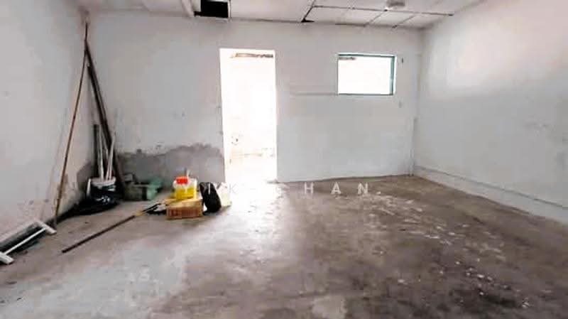 Shop / Office for Sale in Bandar Baru Kundang (Rawang) - Yik Chan - Interior - PropertyGuru.com.my