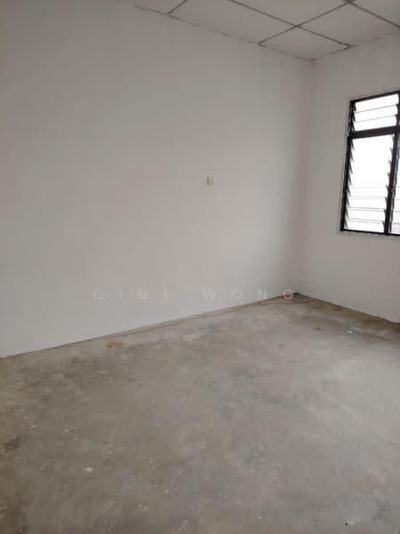 Shop for Rent in Taman Krubong Perdana (Krubong) - Gigi Wong - Interior - PropertyGuru.com.my
