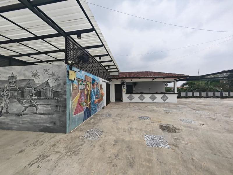 Shop for Rent in Bandar Hilir (Melaka City) - CHIN FN - Exterior - PropertyGuru.com.my
