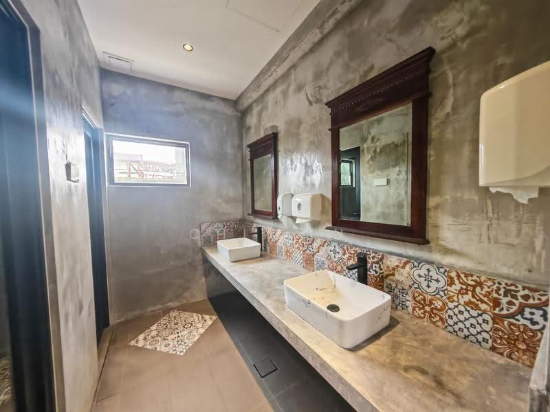 Shop for Rent in Bandar Hilir (Melaka City) - CHIN FN - Bathroom - PropertyGuru.com.my