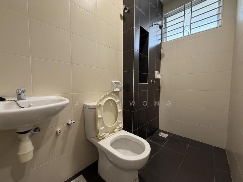 2-storey Terraced House for Rent in Bandar Seri Coalfields (Sungai Buloh) - Danny Wong - Bathroom - PropertyGuru.com.my