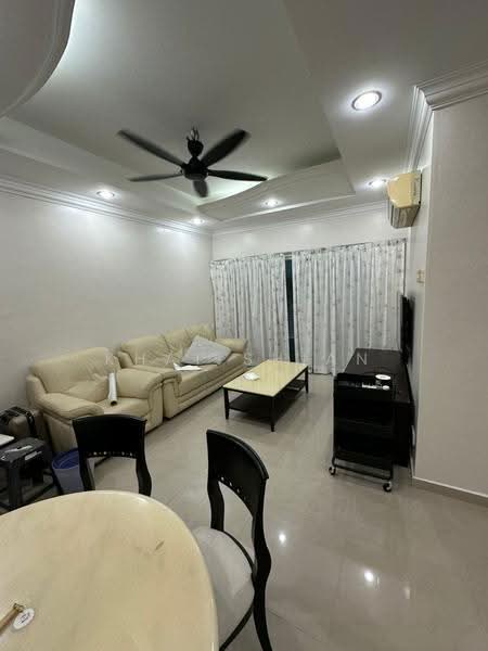 Pangsapuri untuk Disewa di University Place (Plaza Ivory) - Khai Shian - Living Room - PropertyGuru.com.my