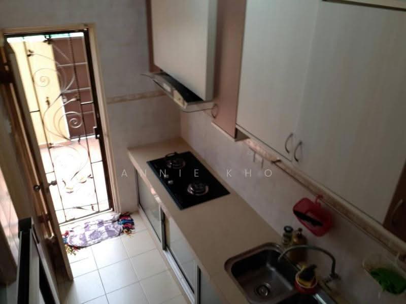 Rumah Teres 2-Tingkat untuk Disewa di Seksyen U13 (Setia Alam) - Annie Kho - Kitchen - PropertyGuru.com.my