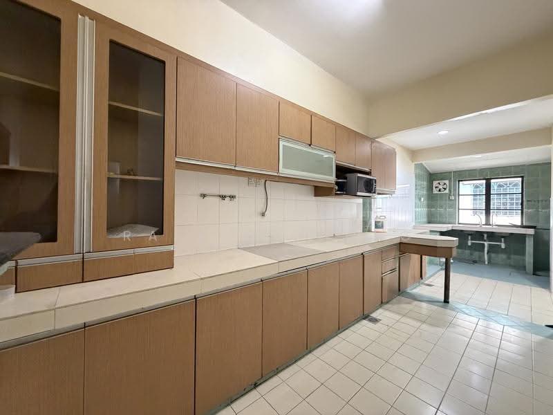 Rumah Teres 2-Tingkat untuk Dijual di Bandar Tun Hussein Onn (Cheras) - Raelyn Chong - Kitchen - PropertyGuru.com.my