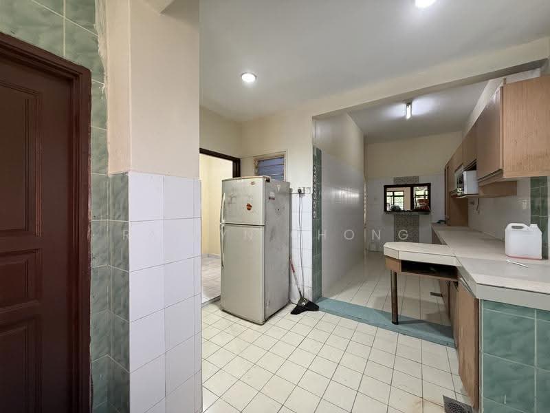 Rumah Teres 2-Tingkat untuk Dijual di Bandar Tun Hussein Onn (Cheras) - Raelyn Chong - Kitchen - PropertyGuru.com.my