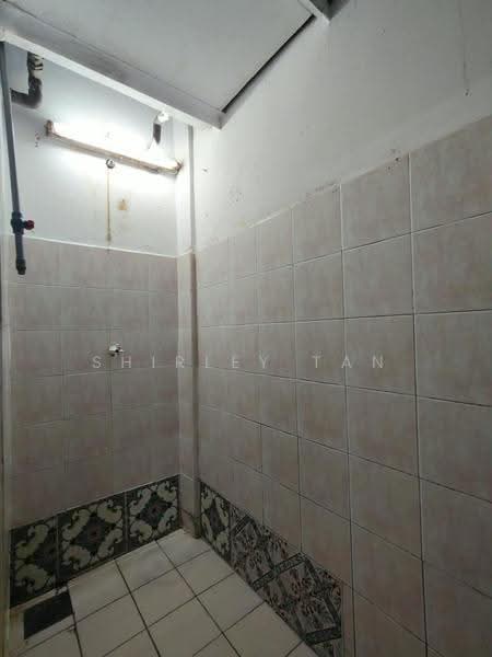 Flat for Rent at Pangsapuri Ceria - Shirley Tan - Bathroom - PropertyGuru.com.my
