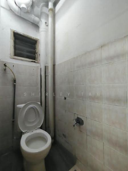 Flat for Rent at Pangsapuri Ceria - Shirley Tan - Bathroom - PropertyGuru.com.my