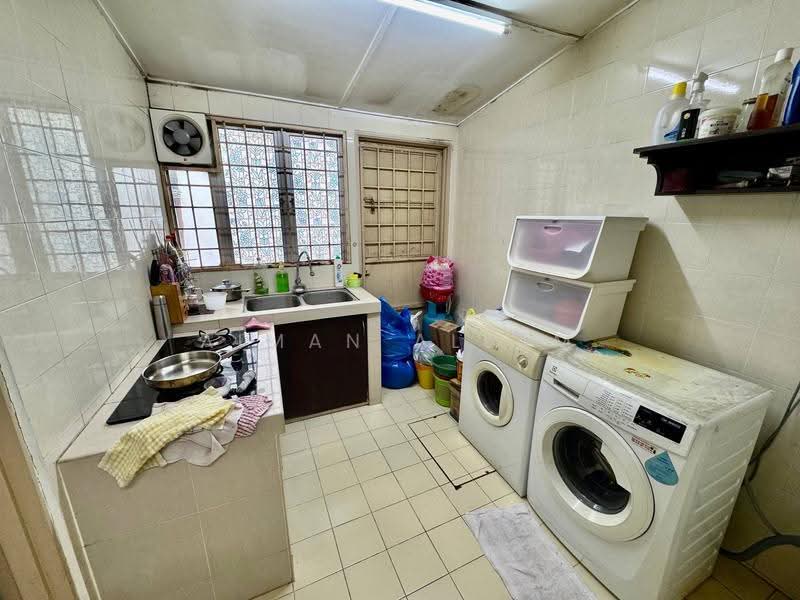 1-storey Terraced House for Sale in Bandar Baru Sri Petaling (Sri Petaling) - Aiman Allam - Kitchen - PropertyGuru.com.my