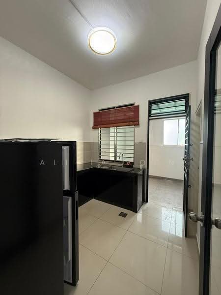 Rumah Teres 2-Tingkat untuk Disewa di Taman Adda Heights (Tebrau) - Alicia Voon - Kitchen - PropertyGuru.com.my