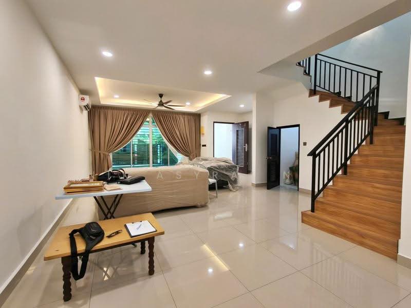 2-storey Terraced House for Sale in Sungai Pelek (Selangor) - NIK ASYRAF NS - Living Room - PropertyGuru.com.my