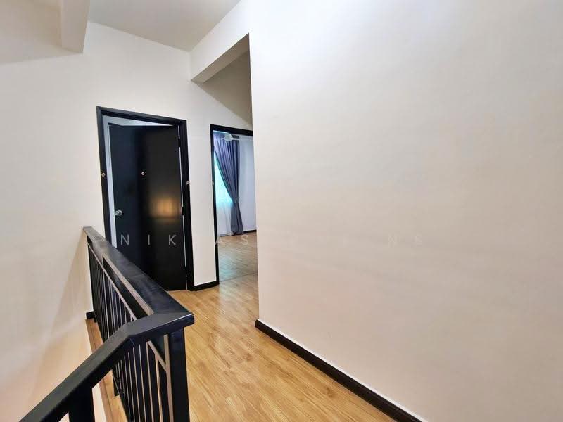 2-storey Terraced House for Sale in Sungai Pelek (Selangor) - NIK ASYRAF NS - Corridor - PropertyGuru.com.my