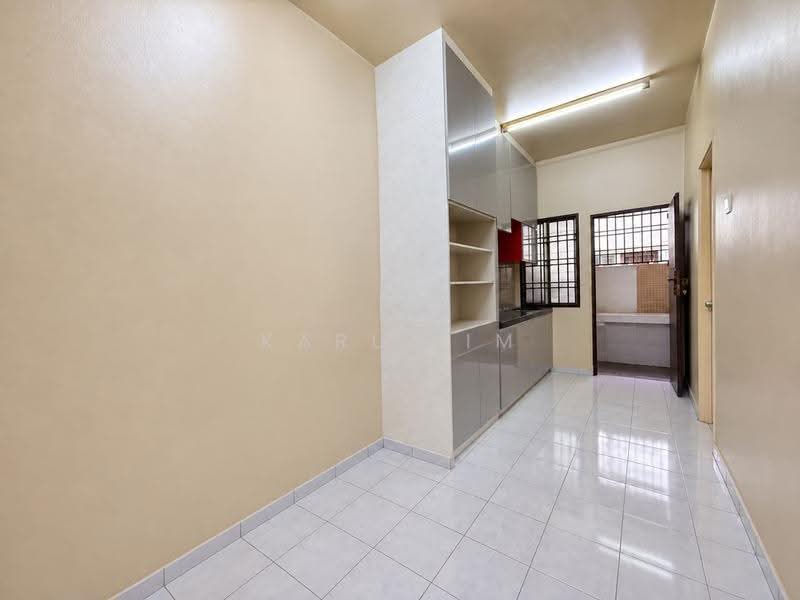 2-storey Terraced House for Sale in Taman Puteri Wangsa (Ulu Tiram) - Karl Lim - Kitchen - PropertyGuru.com.my