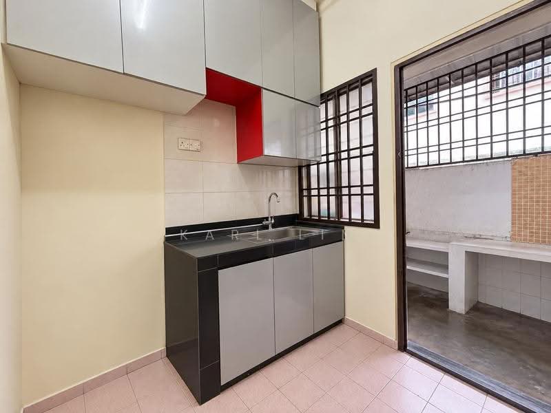 2-storey Terraced House for Sale in Taman Puteri Wangsa (Ulu Tiram) - Karl Lim - Kitchen - PropertyGuru.com.my