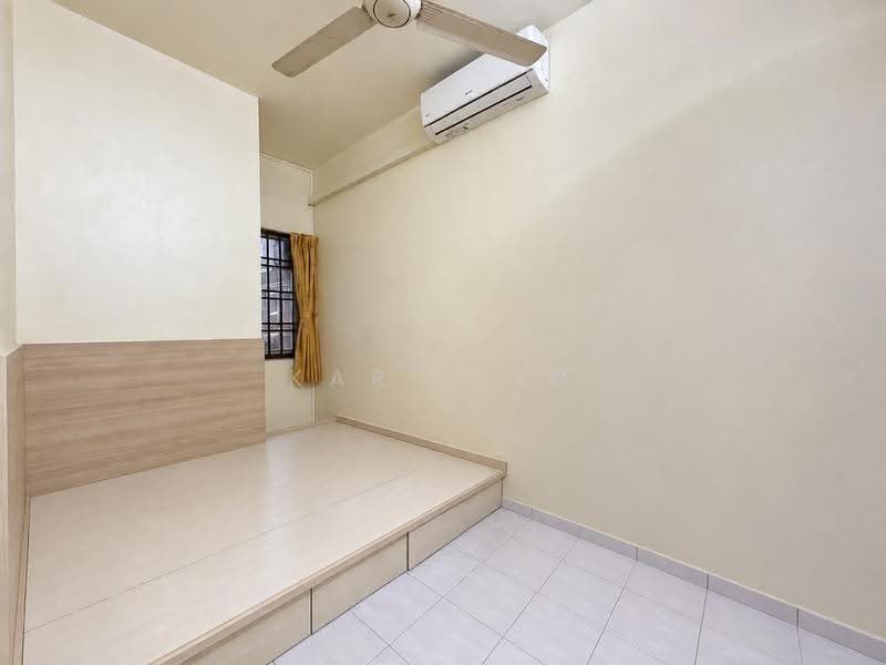 2-storey Terraced House for Sale in Taman Puteri Wangsa (Ulu Tiram) - Karl Lim - Bedroom - PropertyGuru.com.my